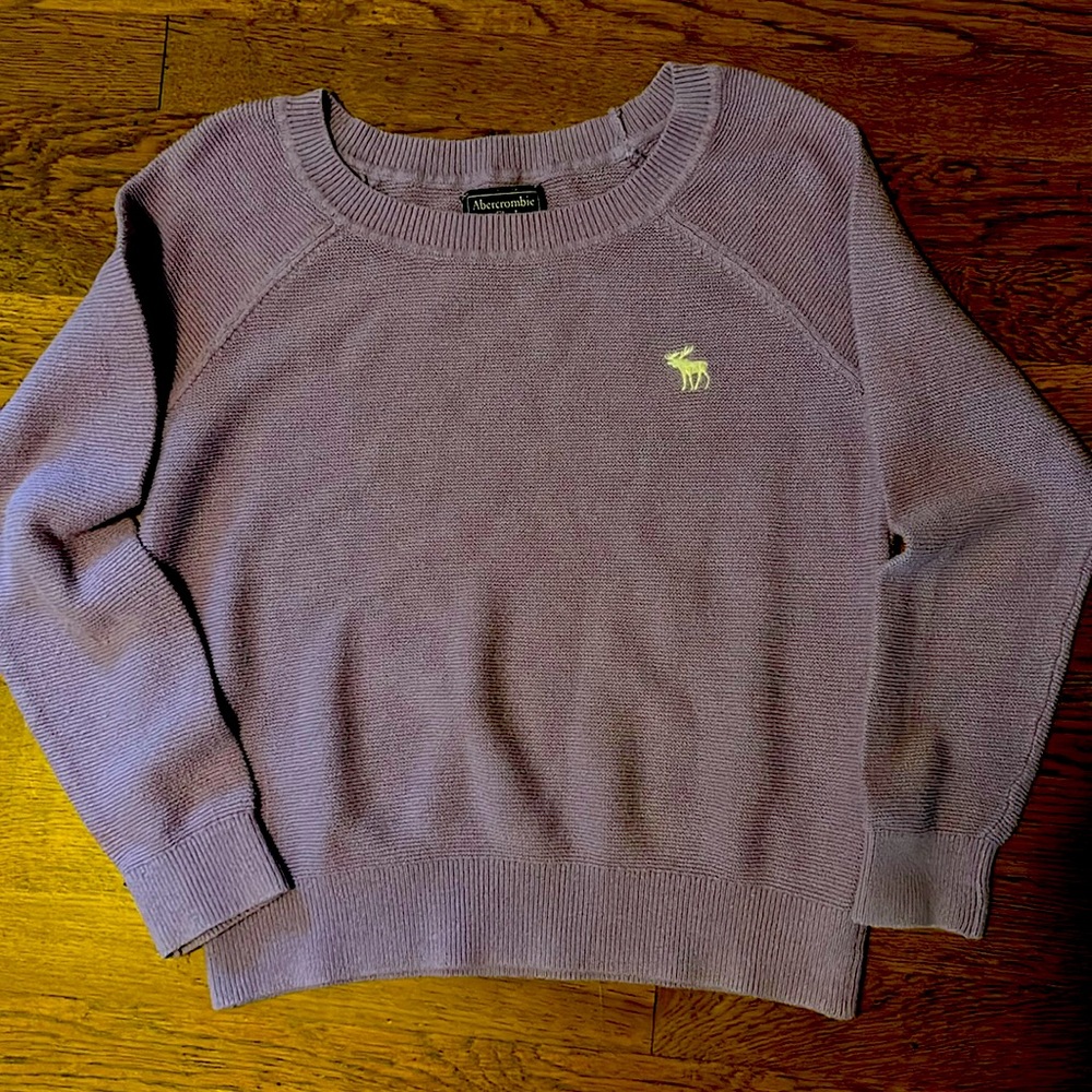 Abercrombie Size Small Lavender in good cond